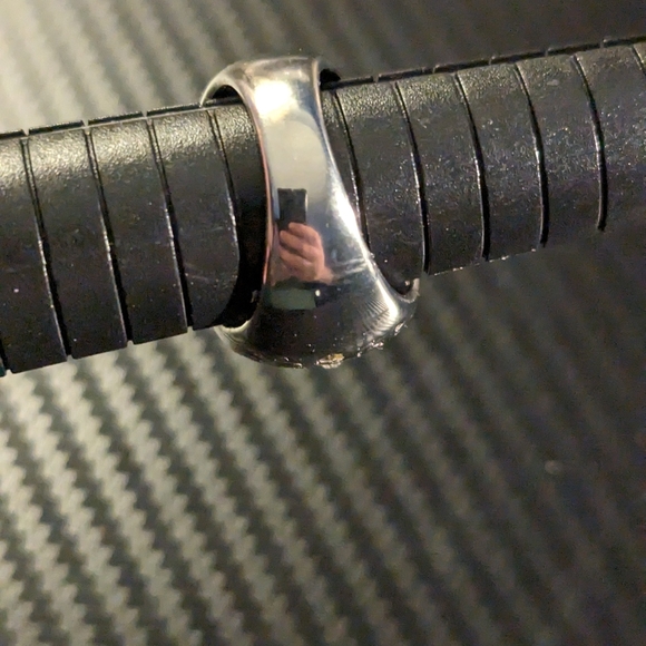 Avon Silver Day To Night Faux Diamond Dome Ring - Picture 2 of 7